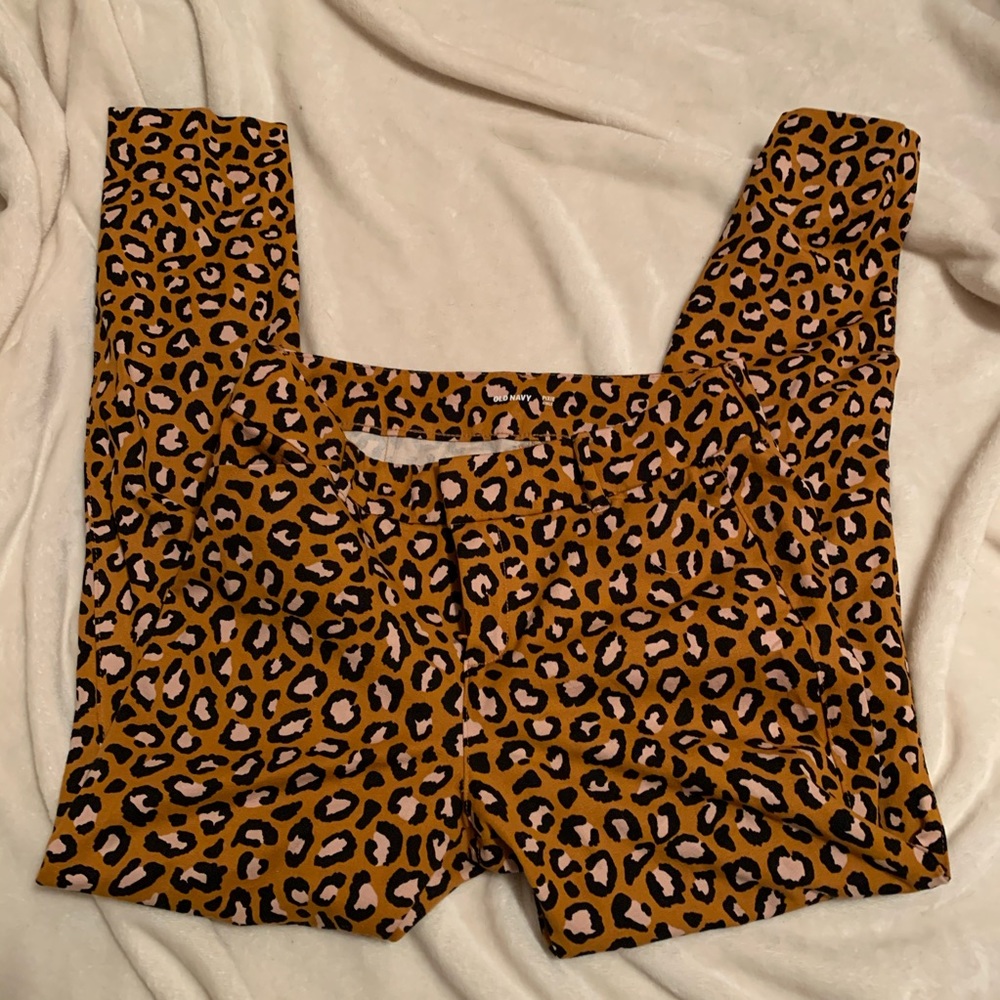 Old navy pixie ankle pants!🐆